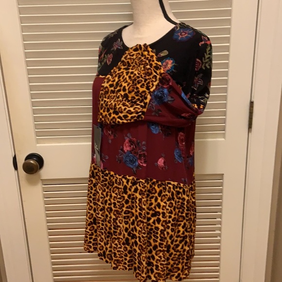 63. The Cutest Tunic Ever!!!  Caleaas Multi Media Tunic in Black Multi - Picture 8 of 16